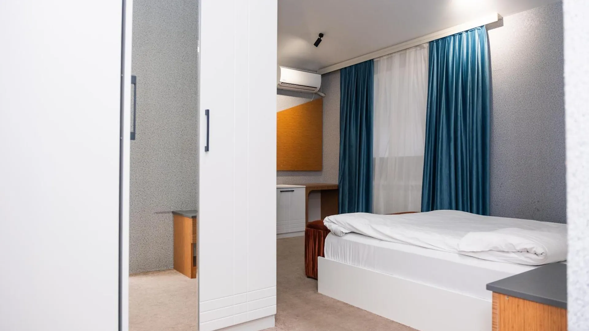 The Grand Mirror Hotels Baku 4*,
